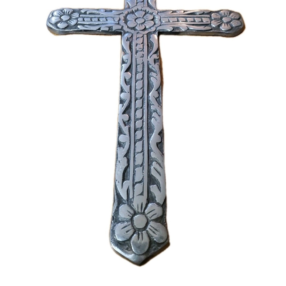 Vintage Cast Aluminum Cross Cruxifix Wall Hanging Religious Decor Floral 16.5 in - Picture 3 of 6